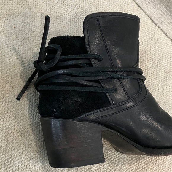 Freebird by Steven size 6 full leather Ankle Boots with leather Lace wrap - Picture 12 of 16